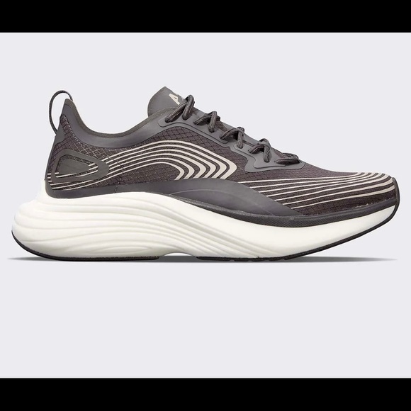 Shoes - BNWT APL Women's Streamline Asteroid Sneakers size 9